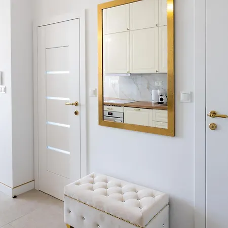 Rezydencja Wroclaw Apartment *